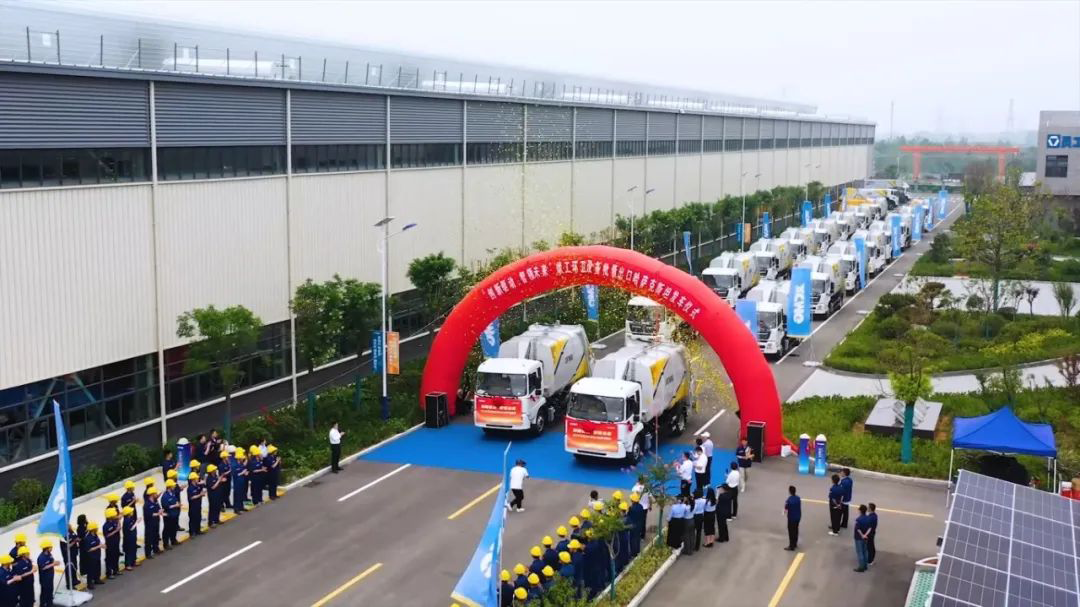 批量出口中亚，这次是Z6尊龙凯时环卫机械！