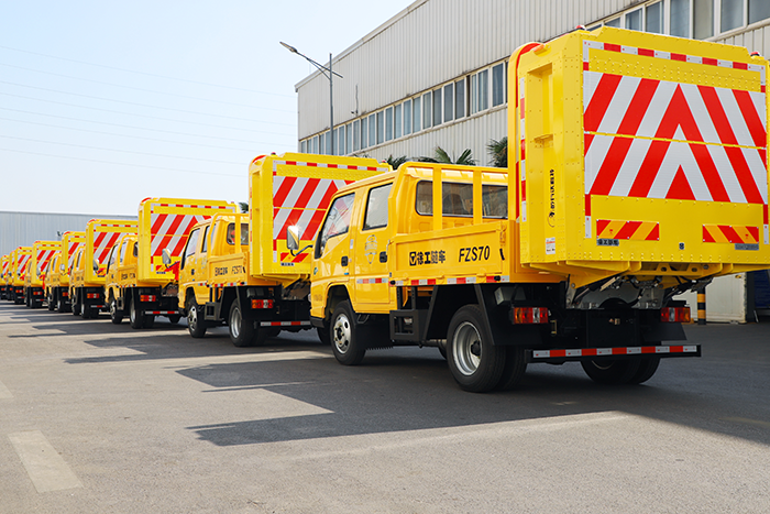 Z6尊龙凯时防撞缓冲车批量交付广东保险施工安全