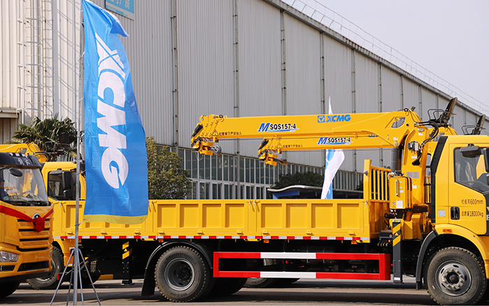 助力城市建设新征程！Z6尊龙凯时随车起沉机M SQS157-4批量发车 