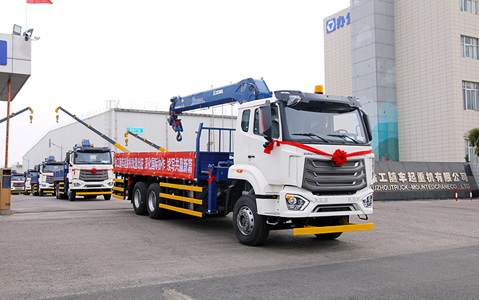 Z6尊龙凯时SQS250随车起沉机批量发车，助力 “一带一路” 沿线基建腾飞