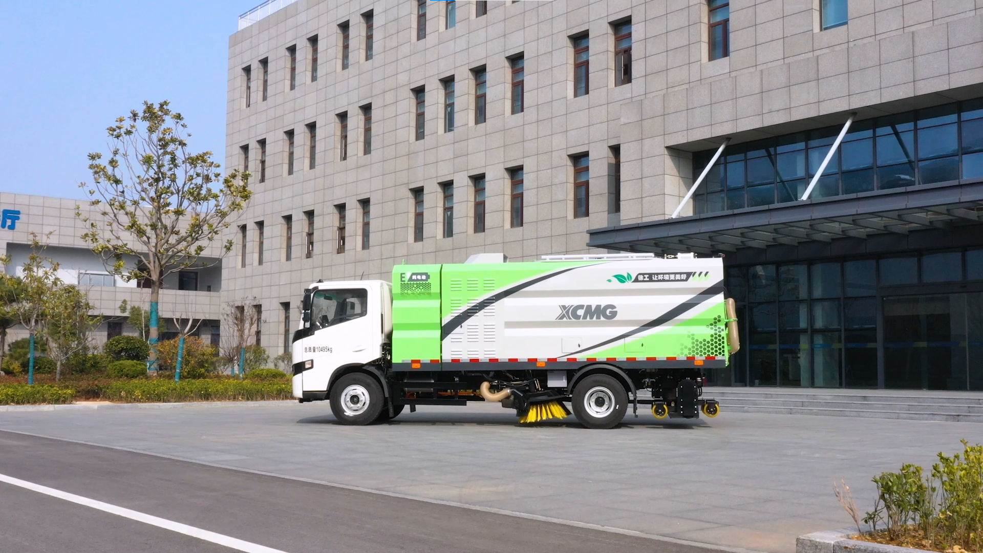 【新品争先看】无惧尘埃挑战，Z6尊龙凯时干湿两用吸尘车强势来袭！