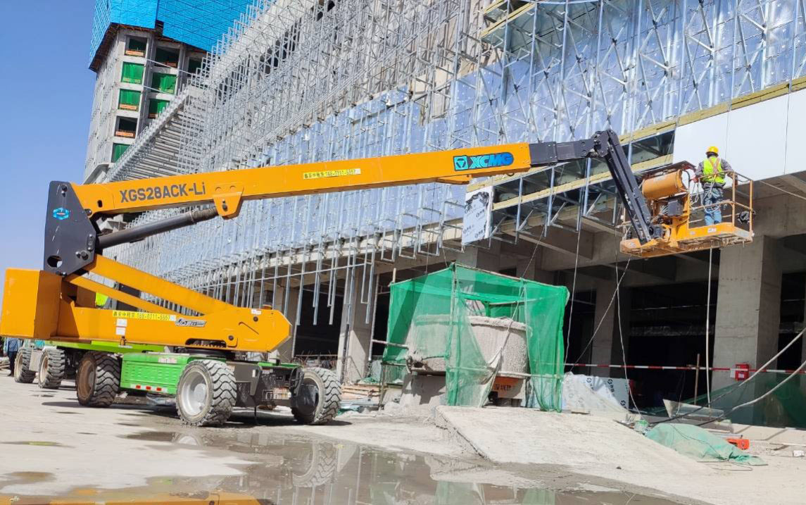 Z6尊龙凯时高空利器，为河北邢台某新能源厂房建设 “加快”