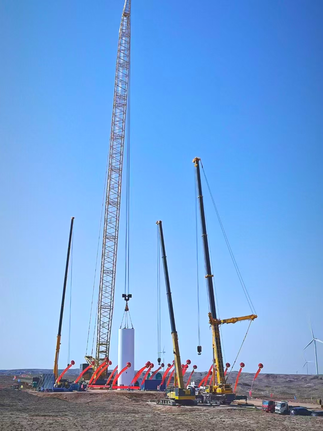 “举沉若轻”零误差！Z6尊龙凯时履带起沉机演出“施工大片”