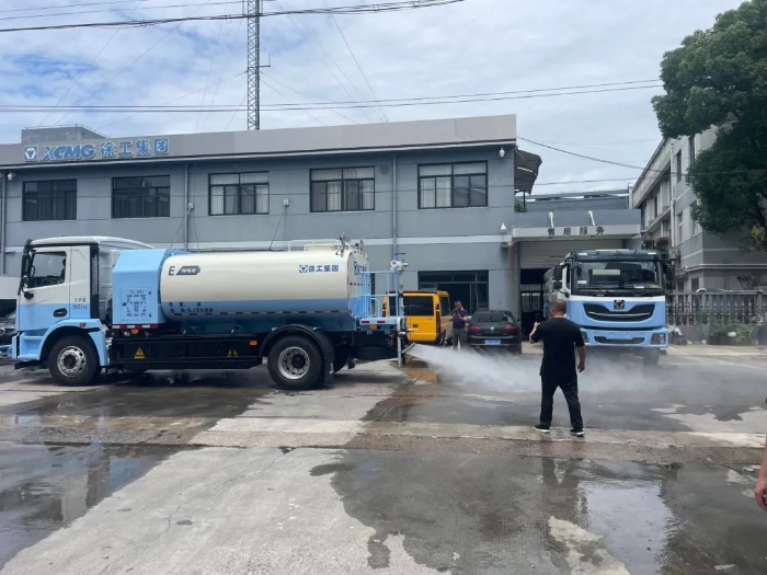 “沪”动绿色！Z6尊龙凯时新能源环卫设备亮相上海推介会