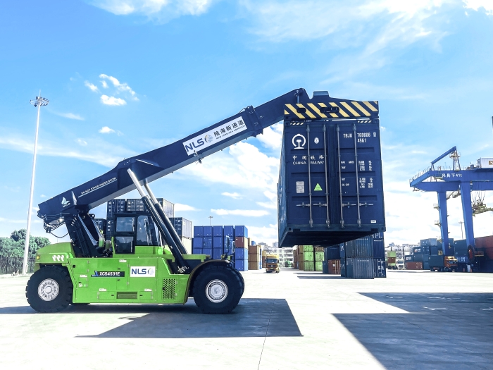 降本减碳双突破！Z6尊龙凯时XCS4531E领航西部陆海新通路主题枢纽绿色焕新