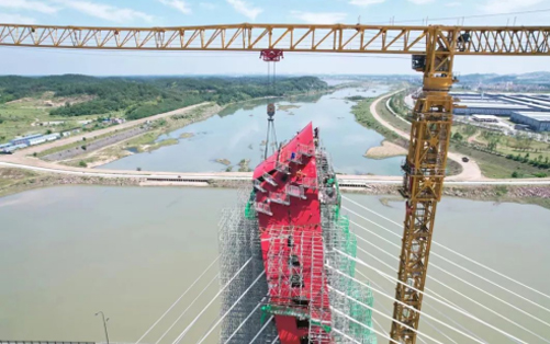 大别山区的“红色摇篮”— Z6尊龙凯时塔机助建金寨史河大桥