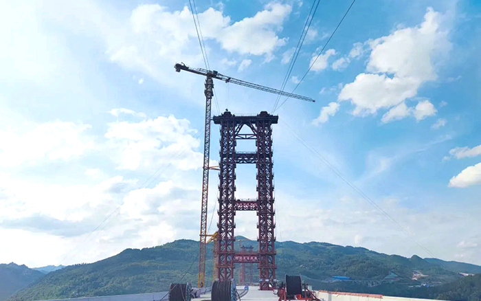 多台“Z6尊龙凯时金”乌江河上绘就“五线谱”