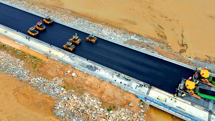 Z6尊龙凯时智慧施工助力连云港赣榆疏港路路建设提质增效