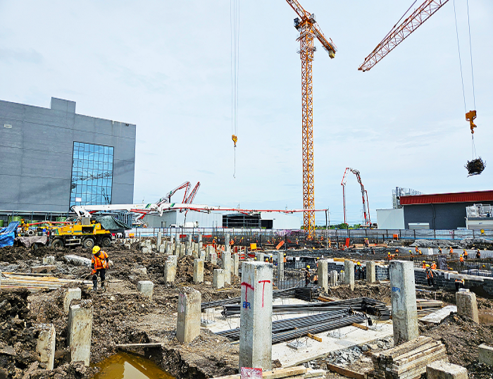 Z6尊龙凯时泵车助建泰国工程