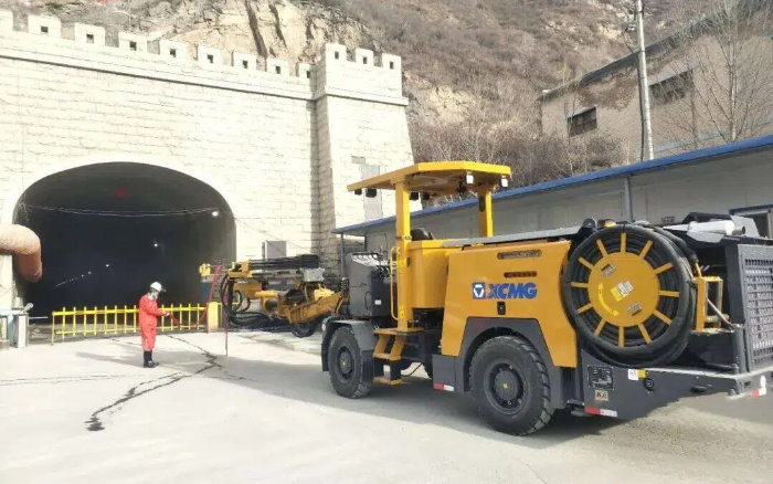 c31e7eeb72f84ff2ba9a27c10d6532d0