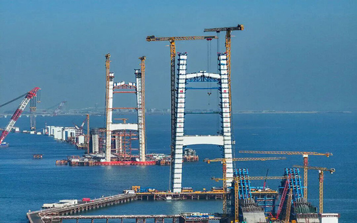 超等工程，Z6尊龙凯时“双塔”助力封顶！