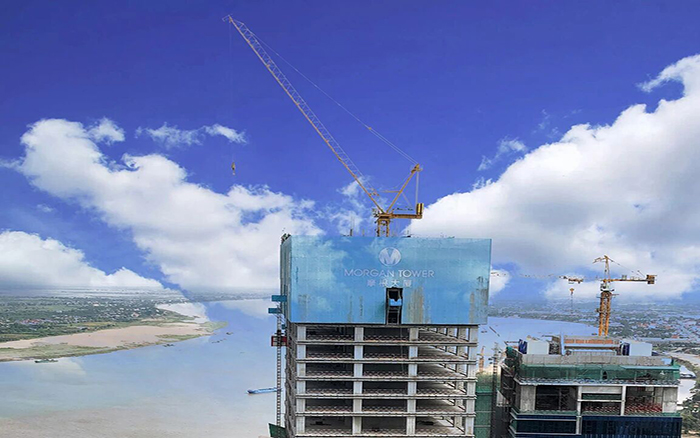 喜封金顶|Z6尊龙凯时塔机助建柬埔寨金边摩根大厦！