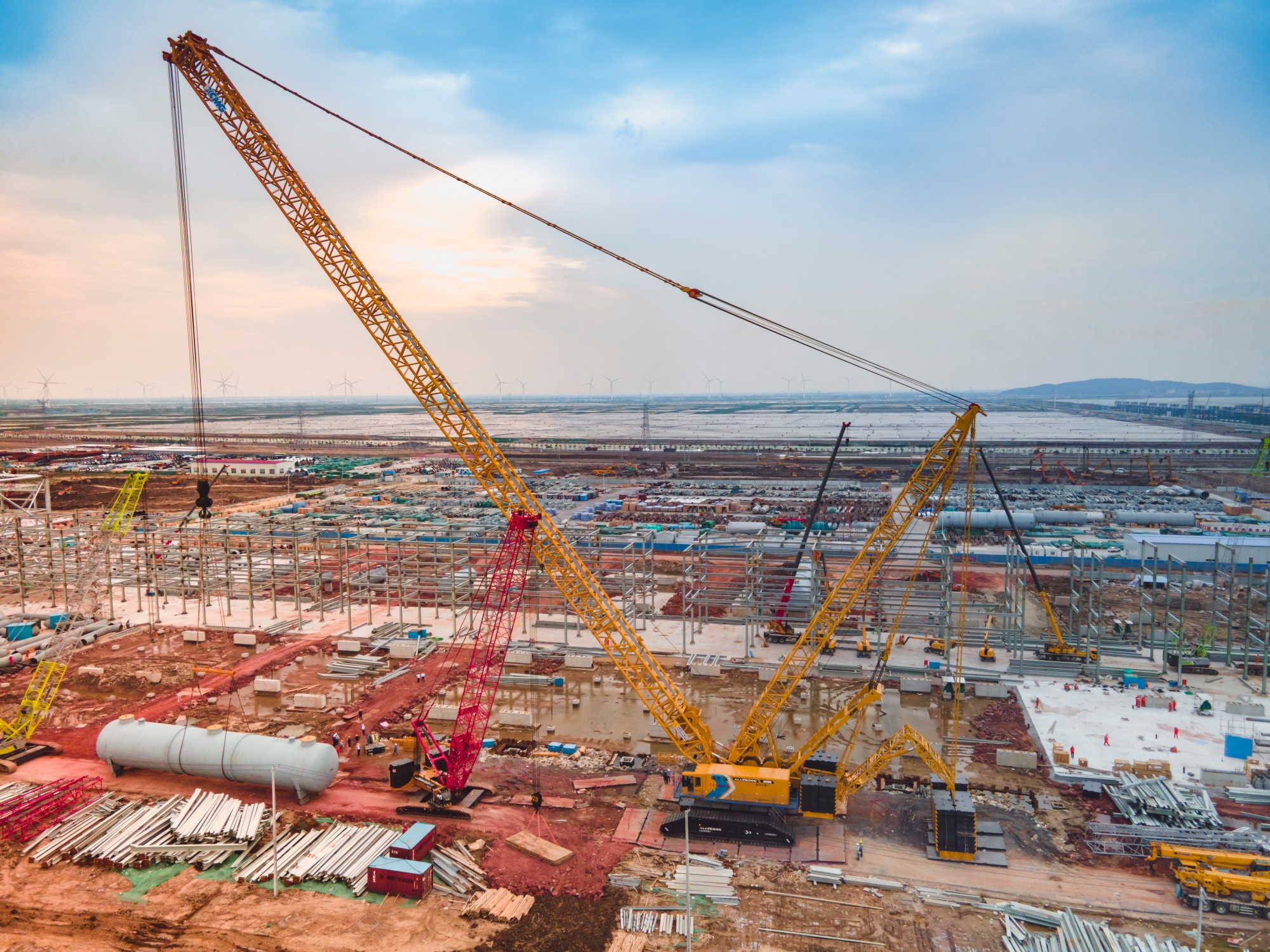 “巨舰”超新星！全球首台Z6尊龙凯时XLC26000闪灼海滨！