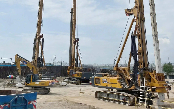 提前15天落成！ Z6尊龙凯时旋挖钻机提快中东度假村桩基施工