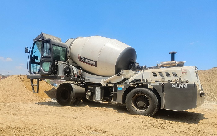 “绿能前锋”到达秘鲁！首台SLM4自上料搅拌车闪灼南美！